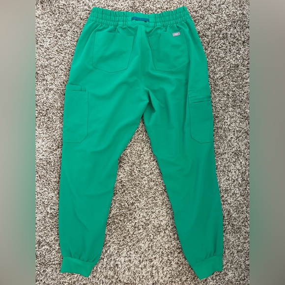 Figs Green Scrub Set - Picture 6 of 7